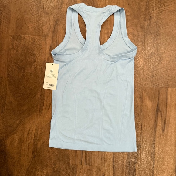Athleta NWT Momentum Seamless Tank Sky Blue Size XS Gym Studio Outdoors - Picture 7 of 10